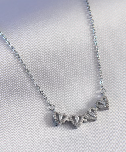 316L Çelik Gümüş Renk Açılır Yonca Model Kadın Kolye